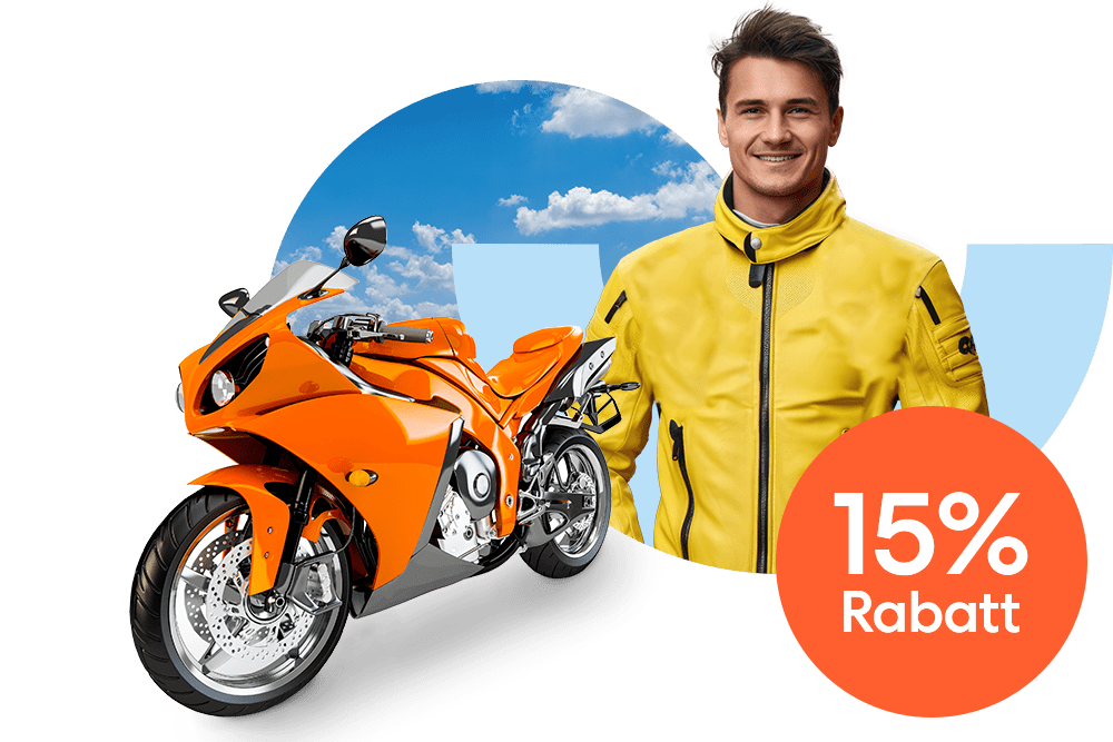 Lächelnder Mann in gelber Motorradjacke neben einem orangen Motorrad und einem orangen 15 % Rabatt Störer