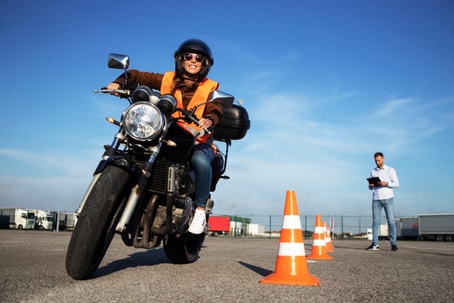 Motorradführerschein: Neuere Scheine laufen nach 15 Jahren ab und müssen dann erneuert werden.