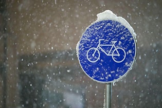 Fahrradfahren im Herbst und Winter