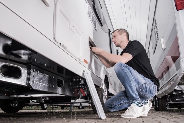 Wohnmobil gebraucht kaufen beim Händler oder von privat.