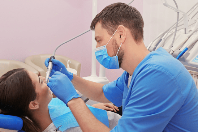 Zahnfüllung Kosten: Welche Füllung übernimmt die Krankenkasse und was müssen Sie selbst zahlen?