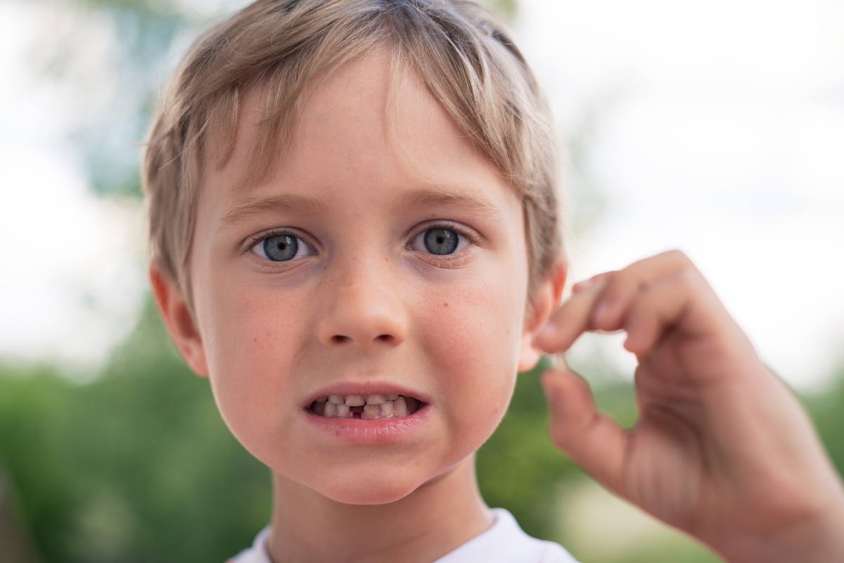In der Kinderzahnpraxis kümmert sich Fachpersonal um Zahnunfälle. 