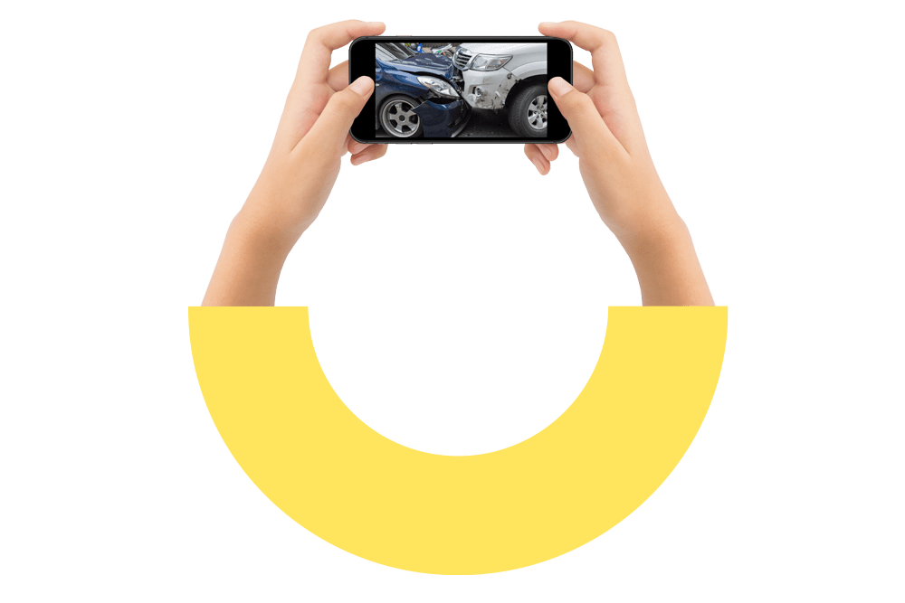 Schadenservice per Videotelefonie im Schadenfall: Autoschaden mit Smartphone begutachten lassen.