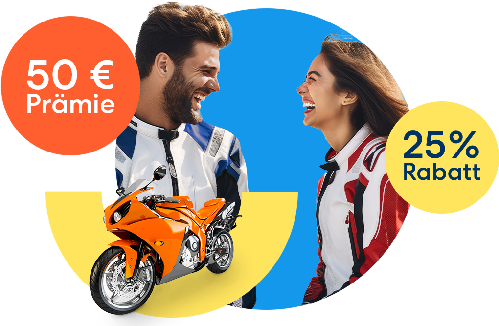 Ein lachendes Paar neben einem orangen Motorrad, einem orangen 50 € Prämie Störer und einem gelben 25 % Rabatt Störer