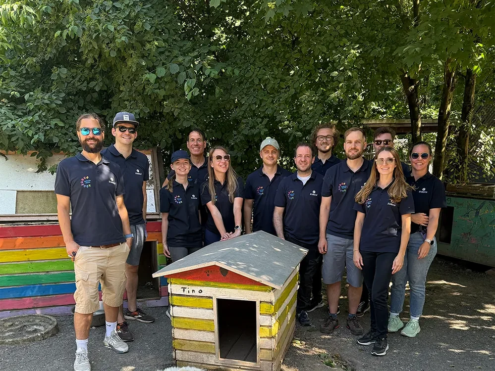 Gruppenbild Mitarbeiter DA Direkt Community Day Tierheim