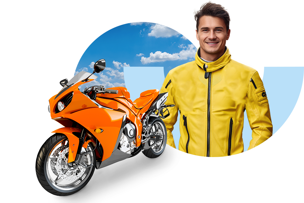 Lächelnder Mann in gelber Motorradjacke neben einem orangen Motorrad
