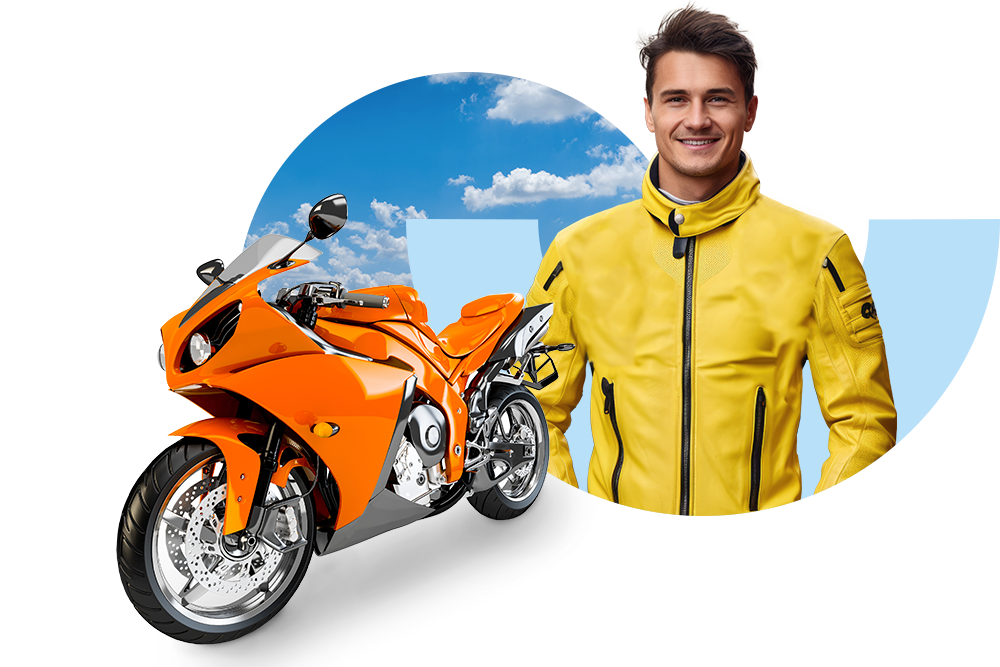 Lächelnder Mann in gelber Motorradjacke neben einem orangen Motorrad