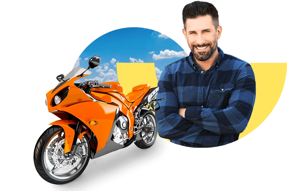 Lächelnder Mann neben einem orangen Motorrad