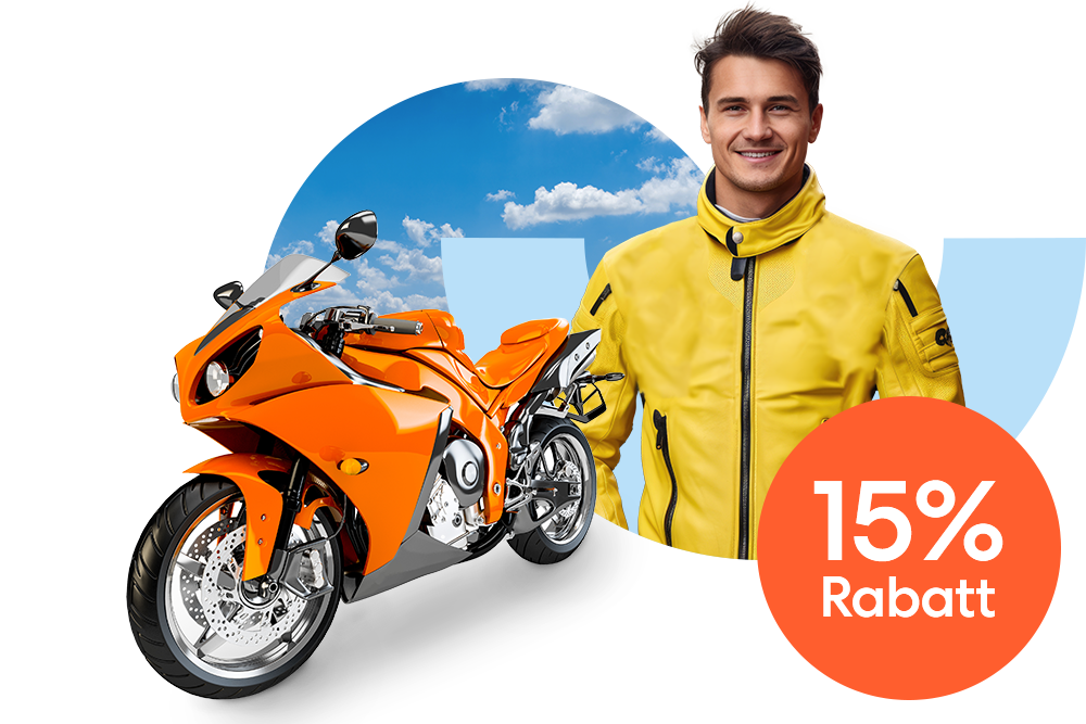 Lächelnder Mann in gelber Motorradjacke neben einem orangen Motorrad und einem orangen 15 % Rabatt Störer