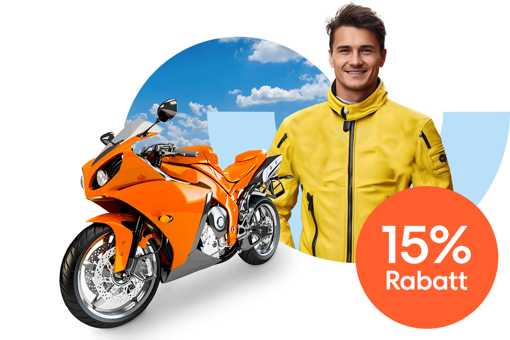 Lächelnder Mann in gelber Motorradjacke neben einem orangen Motorrad und einem orangen 15 % Rabatt Störer
