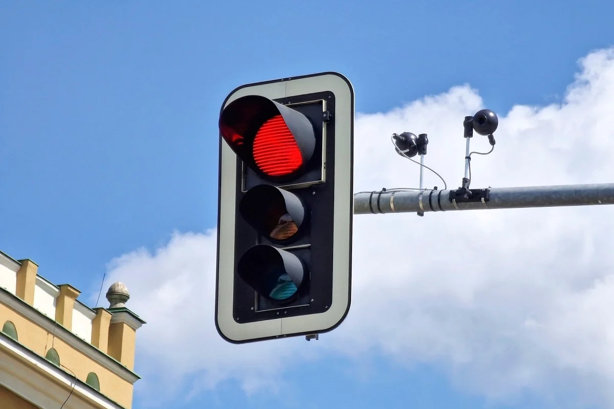 Kleine Kameras an Ampeln spielen eine große Rolle für den Verkehr