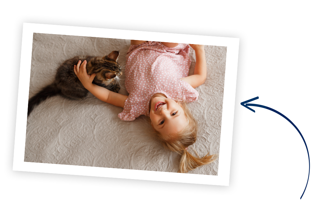 Katzenversicherung: Irma und ihr Katzenbaby Oskar