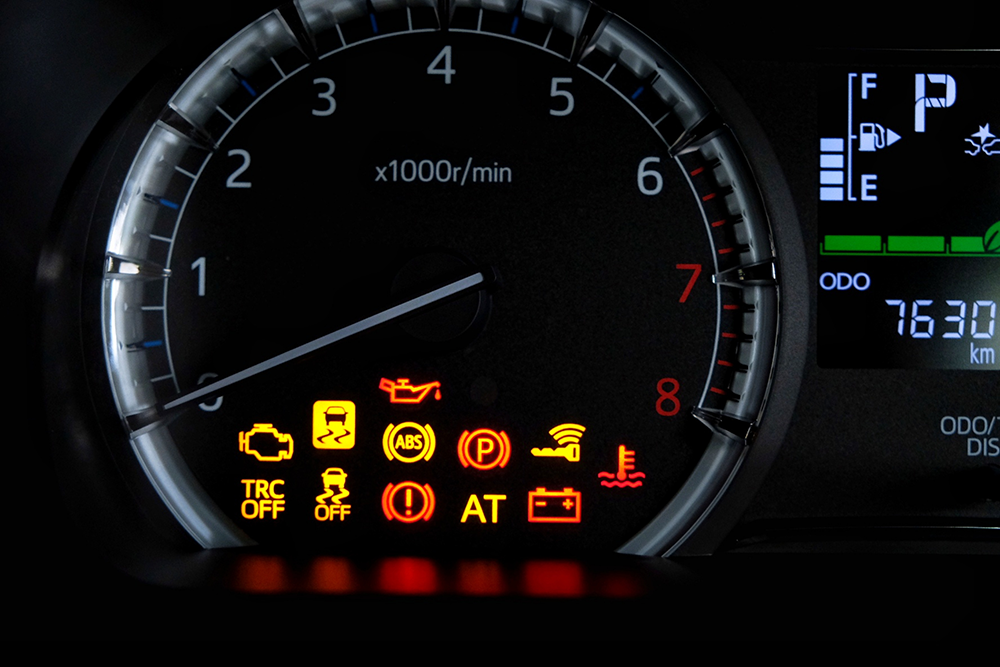 Kontrollleuchten im Auto informieren Sie über den Zustand Ihres Fahrzeugs und können auf ernsthafte Probleme hinweisen.