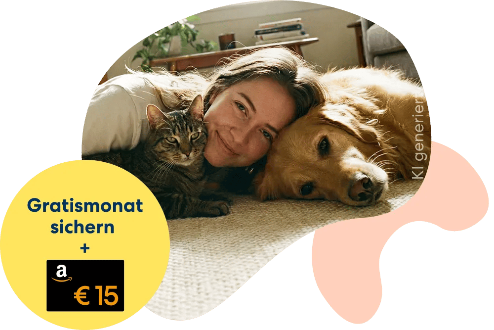 Ein Hund und eine Katze liegen entspannt nebeneinander auf einem Teppich, daneben ein gelber Kreis mit Text „Gratismonat sichern + Amazon €15“.