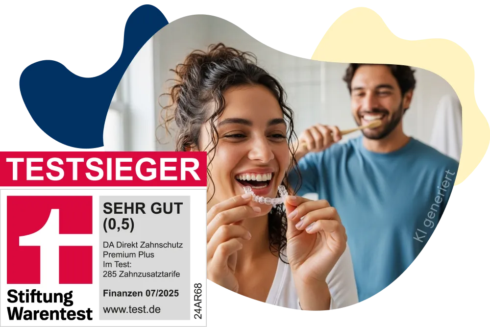 Bildkomposition von einem Mann und einer Frau, der Mann putzt sich gerade die Zähne, die Frau setzt sich ihren Retainer ein, mit Testsieger-Siegel für Zahnzusatzversicherung von DA Direkt